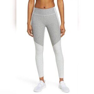 Outdoor Voices Two Tone Warm Up Crop Leggings in Dove/Ash